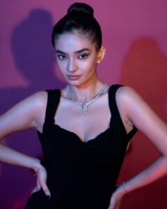 Anushka Sen Elegant Black Gown Studio Glam Shoot (42)