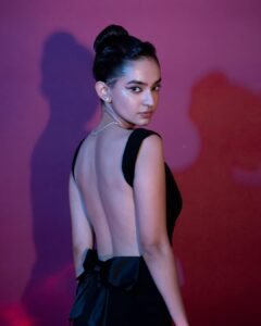 Anushka Sen Elegant Black Gown Studio Glam Shoot (5)