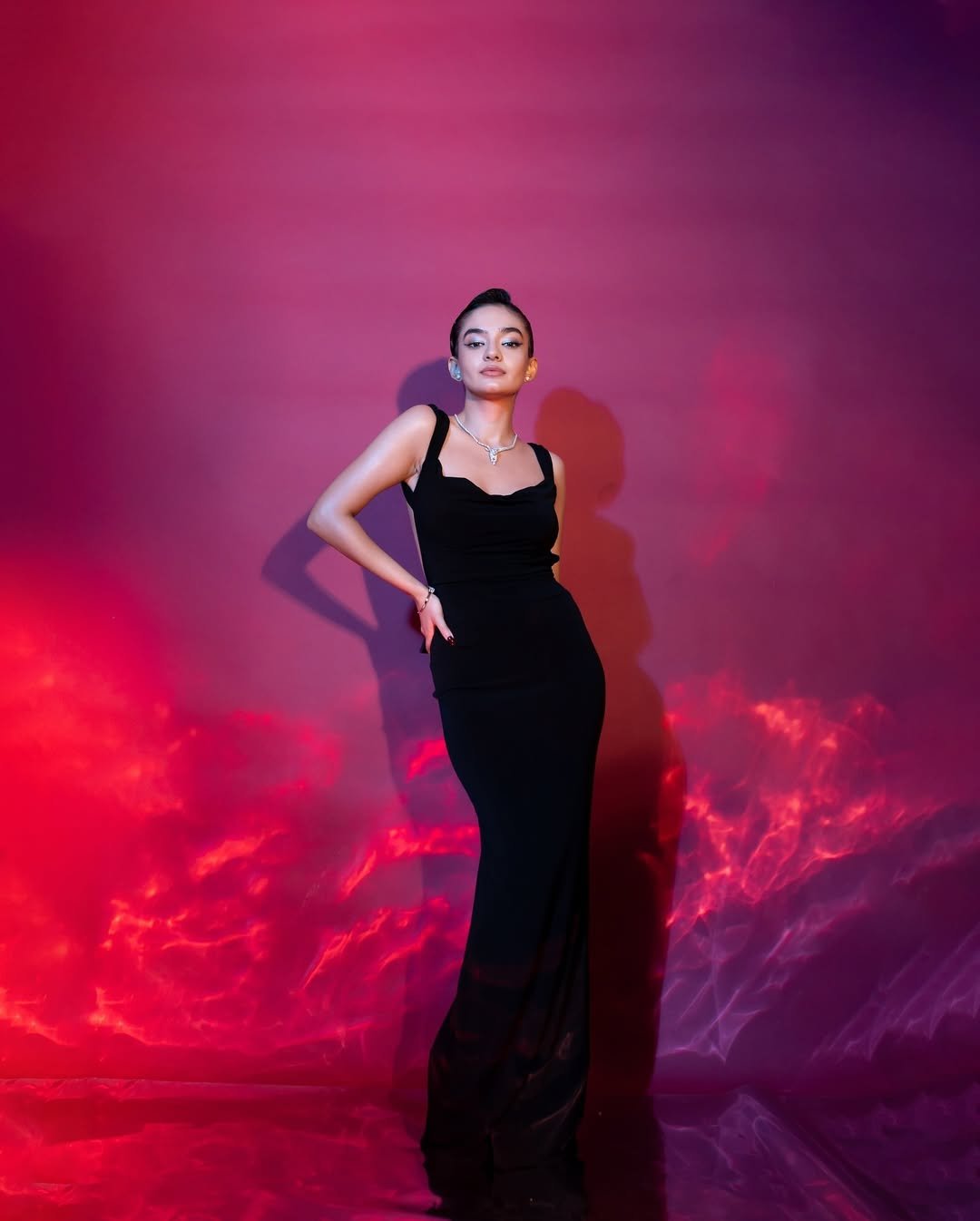 Anushka Sen Elegant Black Gown Studio Glam Shoot (9)