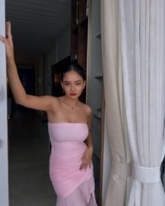 Anushka Sen Elegant Strapless Pink Gown Indoor Chic Shoot (15)