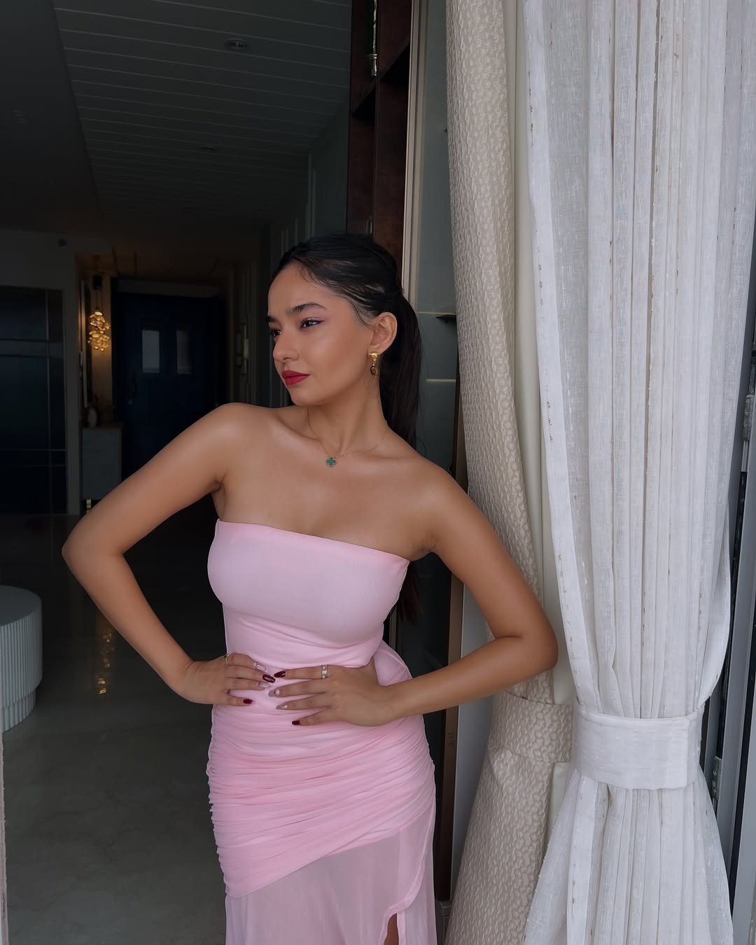 Anushka Sen Elegant Strapless Pink Gown Indoor Chic Shoot (4)