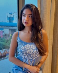 Anushka Sen Embroidered Pastel Blue Dress Window Photoshoot (11)