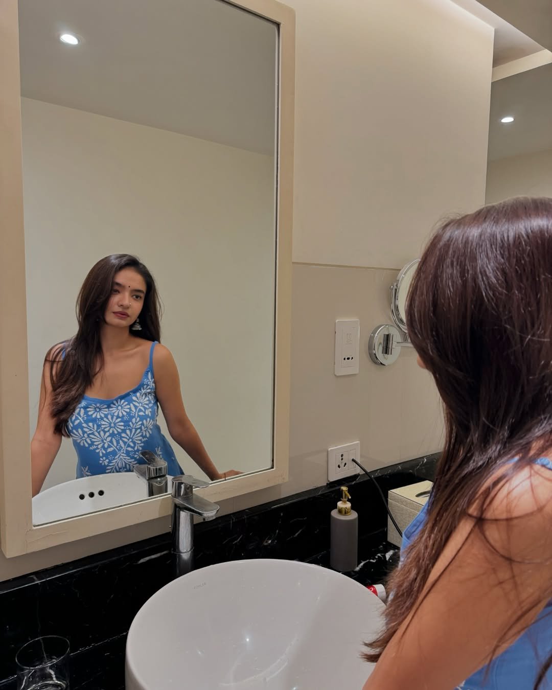 Anushka Sen Embroidered Pastel Blue Dress Window Photoshoot (12)