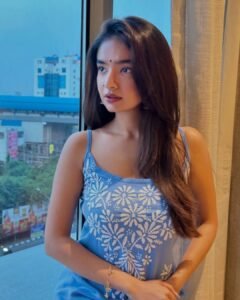 Anushka Sen Embroidered Pastel Blue Dress Window Photoshoot (3)