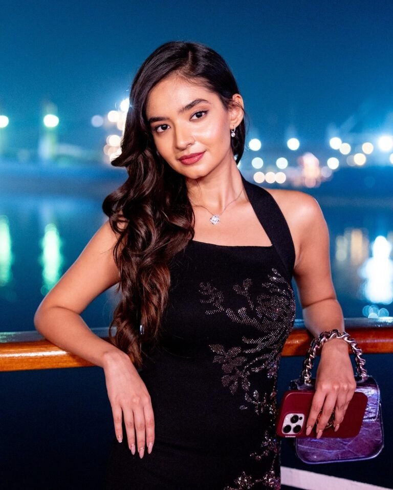 Anushka Sen Glam Black Sequin Dress Outdoor Shoot (15)