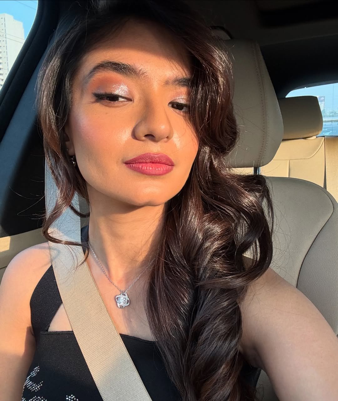 Anushka Sen Glam Black Sequin Dress Outdoor Shoot (20)