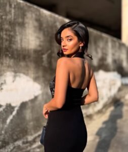 Anushka Sen Glam Black Sequin Dress Outdoor Shoot (22)