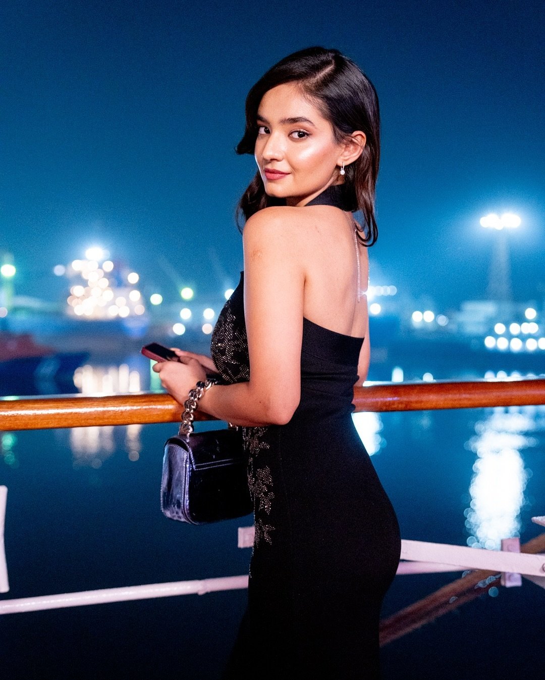 Anushka Sen Glam Black Sequin Dress Outdoor Shoot (26)