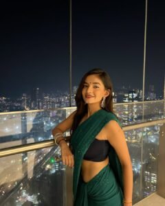 Anushka Sen Glam Teal Saree Night City Balcony Shoot (5)