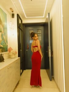 Anushka Sen Glamorous Red Sequin Gown – Mirror Room Shoot (22)