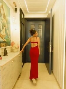 Anushka Sen Glamorous Red Sequin Gown – Mirror Room Shoot (27)