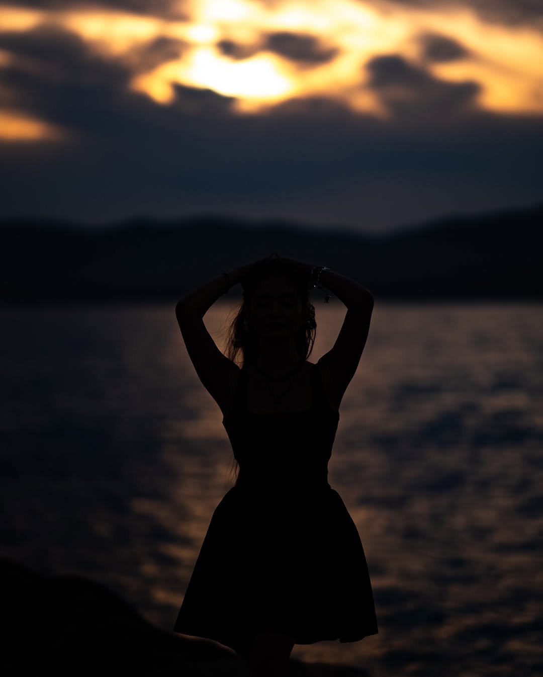 Anushka Sen Little Black Dress – Seaside Glam with Modern Edge (15)