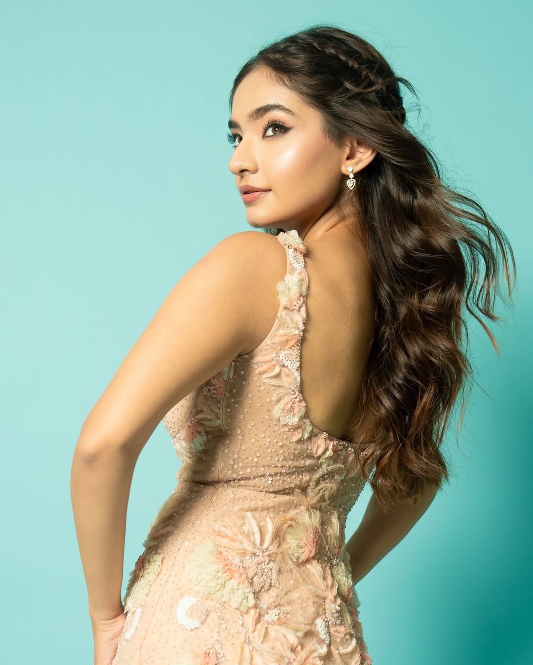 Anushka Sen Luxury Embroidered Gown Glam Studio Shoot (19)