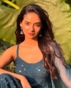 Anushka Sen Mirrorwork Blue Suit Outdoor Summer Shoot (12)