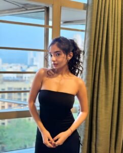Anushka Sen Modern Black Strapless Dress Window Fashion Shoot (11)