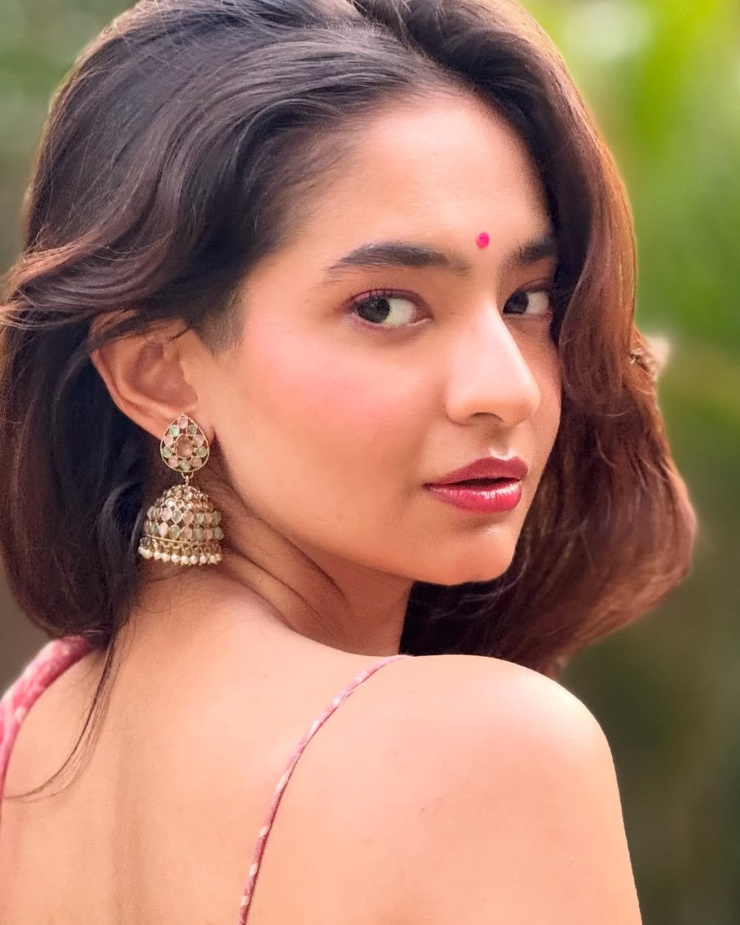 Anushka Sen Pastel Pink One-Shoulder Lehenga Garden Shoot (11)