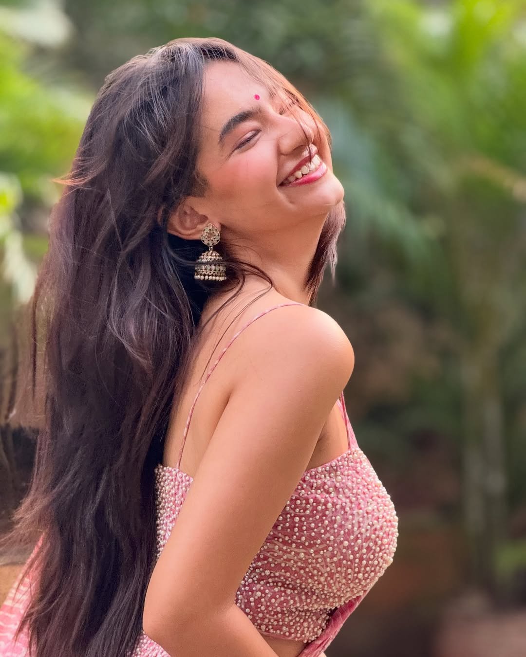 Anushka Sen Pastel Pink One-Shoulder Lehenga Garden Shoot (17)