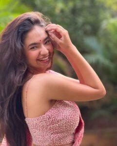 Anushka Sen Pastel Pink One-Shoulder Lehenga Garden Shoot (3)