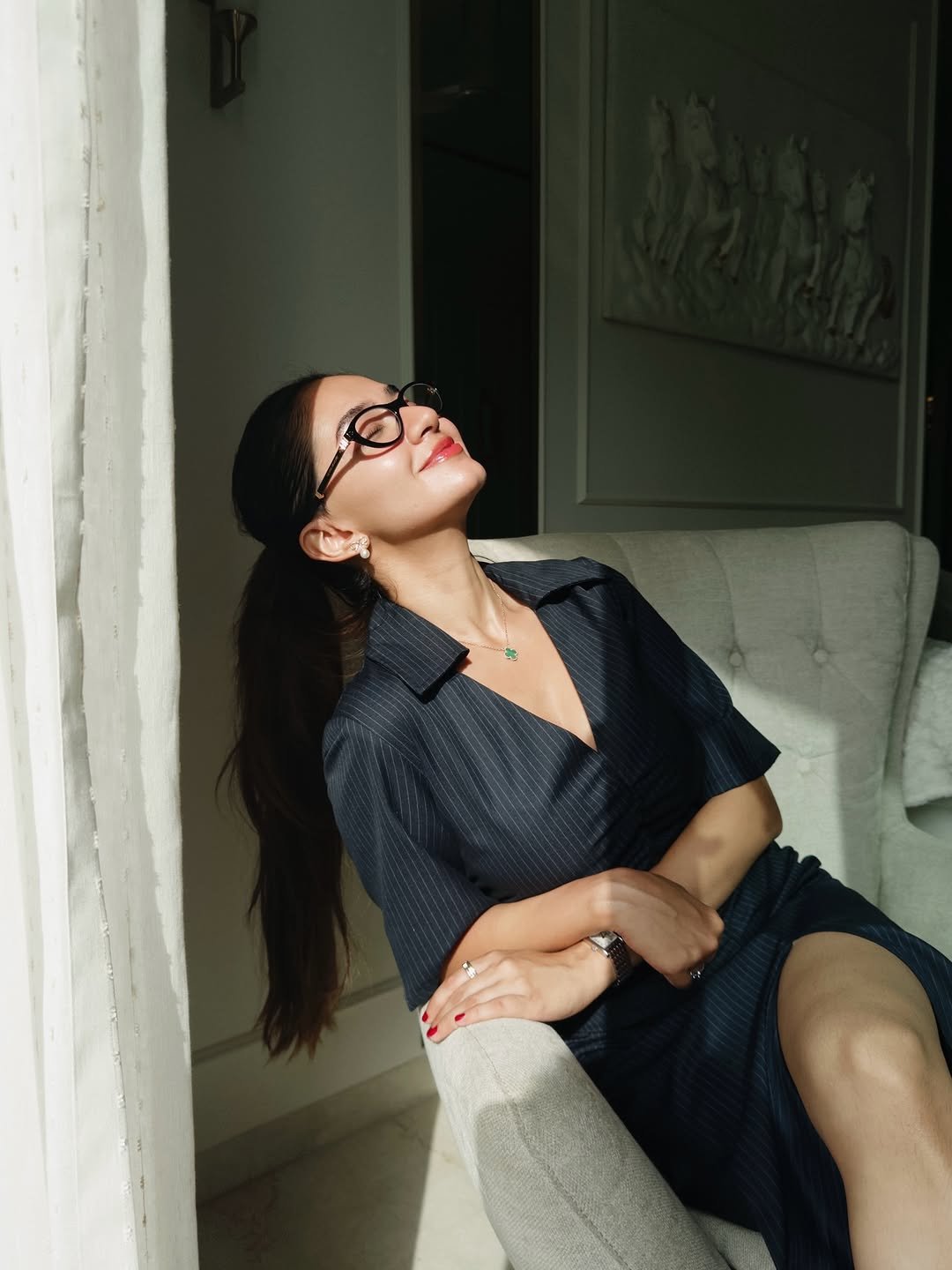 Anushka Sen Ruched Black Dress – Modern Work Chic (10)