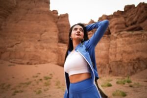 Anushka Sen blue activewear canyon fitness sporty photo