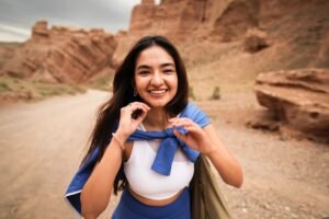 Anushka Sen blue activewear canyon fitness sporty photo