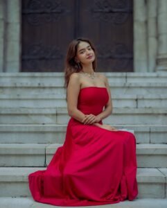 Anushka Sen Striking Red Strapless Dress – Rooftop Night Glam (36)