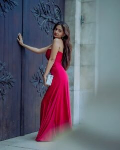 Anushka Sen Striking Red Strapless Dress – Rooftop Night Glam (41)