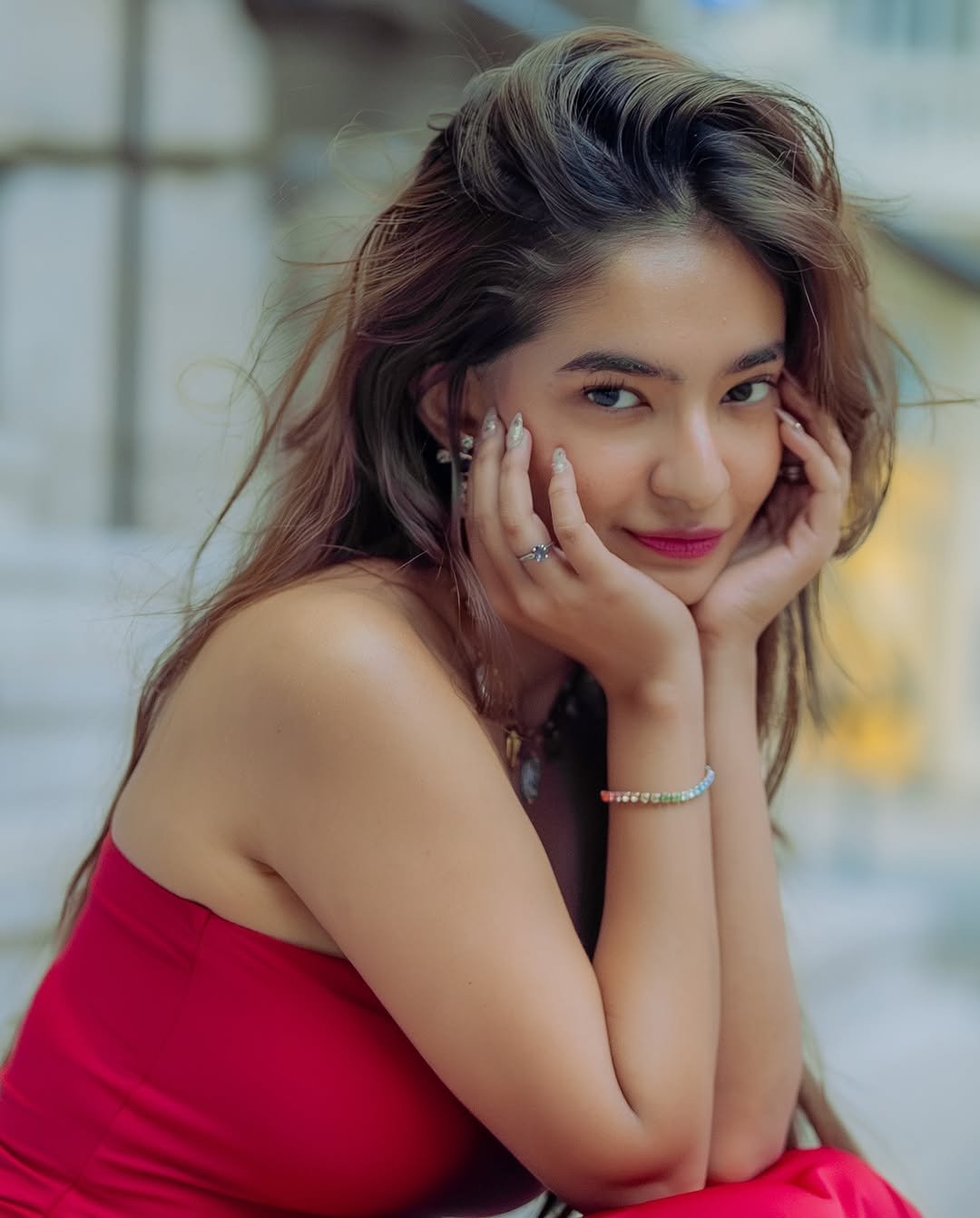 Anushka Sen Striking Red Strapless Dress – Rooftop Night Glam (46)