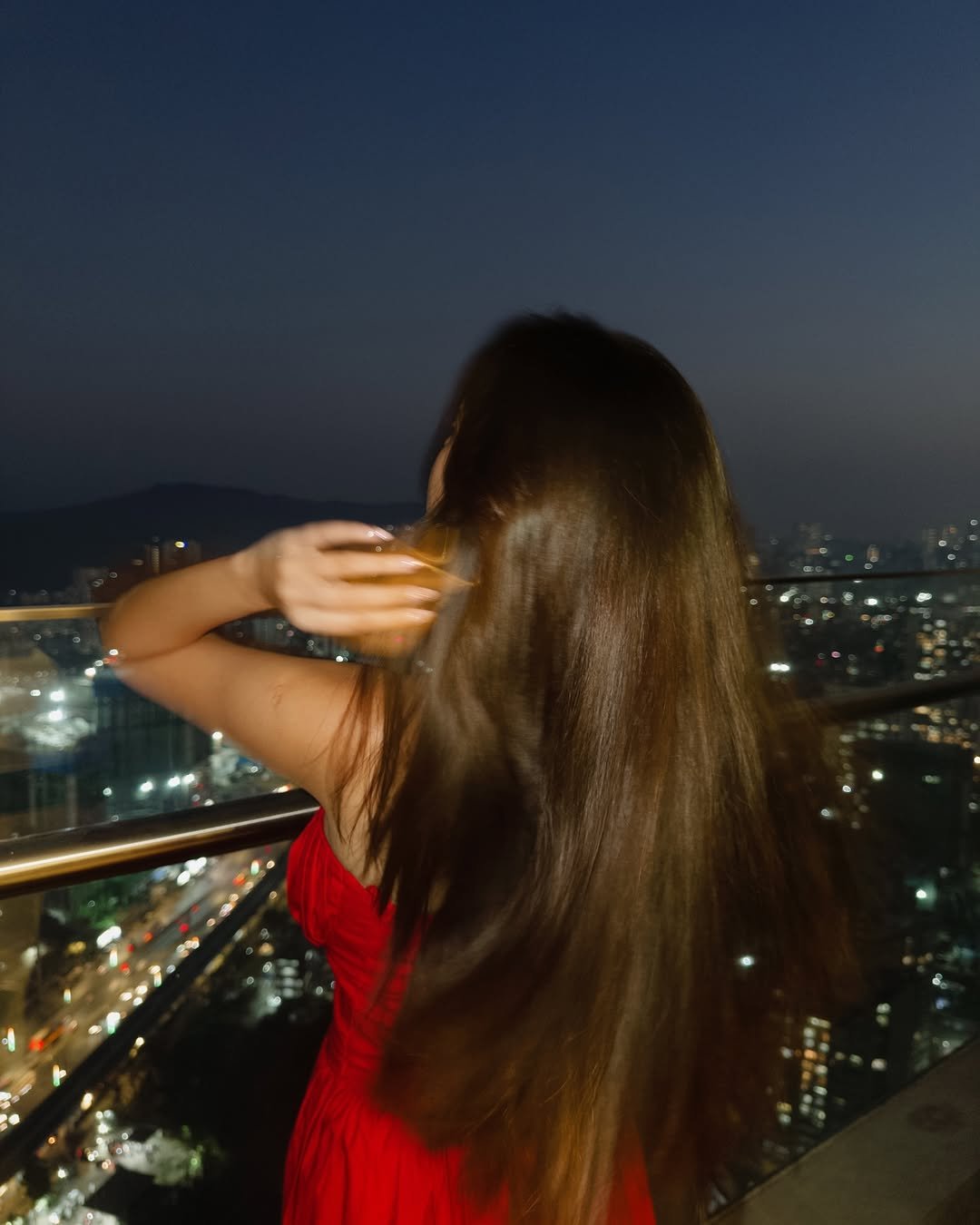 Anushka Sen Striking Red Strapless Dress – Rooftop Night Glam (49)