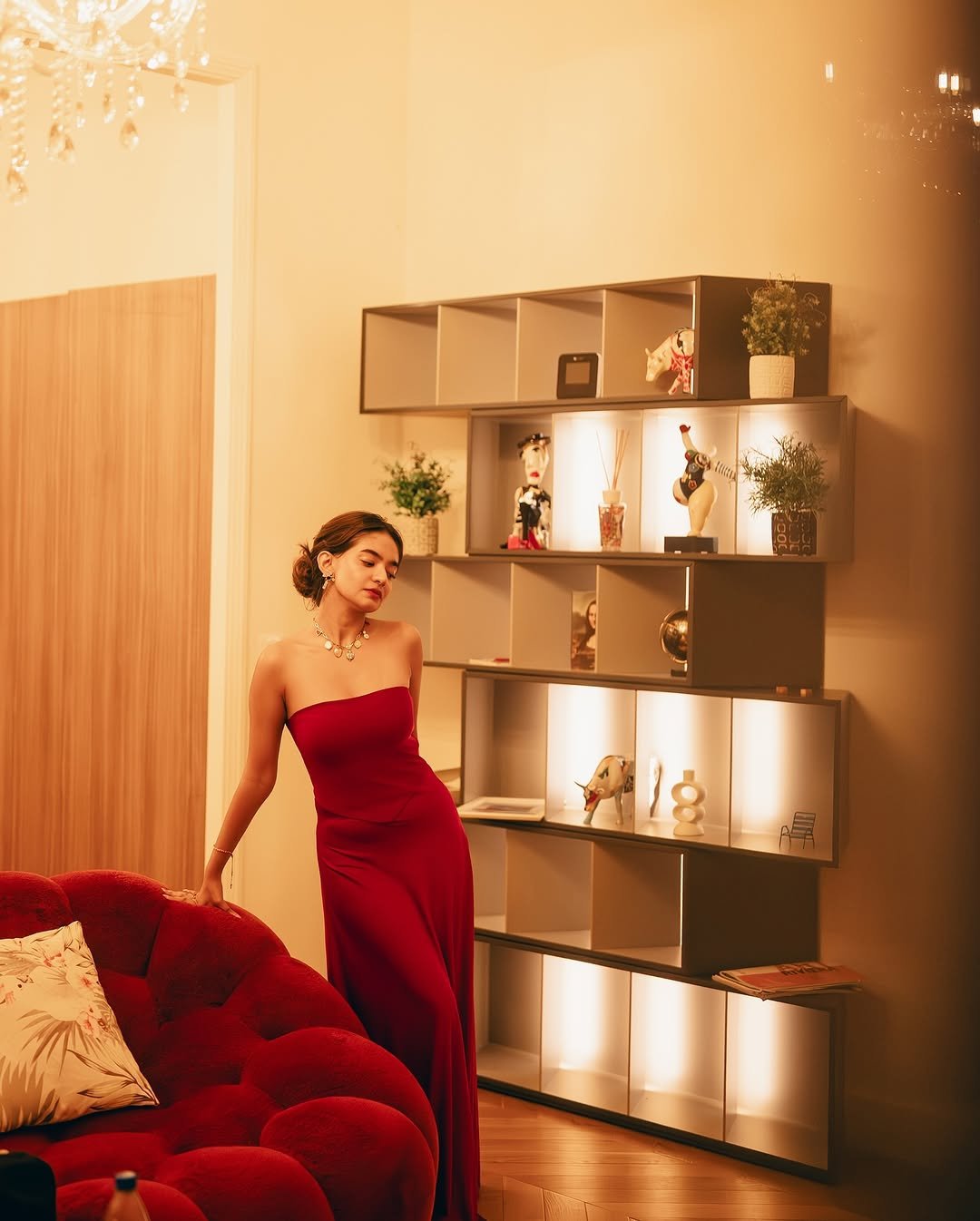 Anushka Sen Striking Red Strapless Dress – Rooftop Night Glam (64)