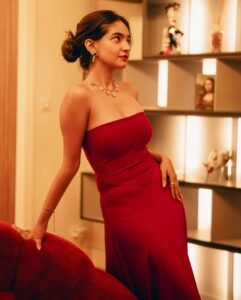 Anushka Sen Striking Red Strapless Dress – Rooftop Night Glam (75)