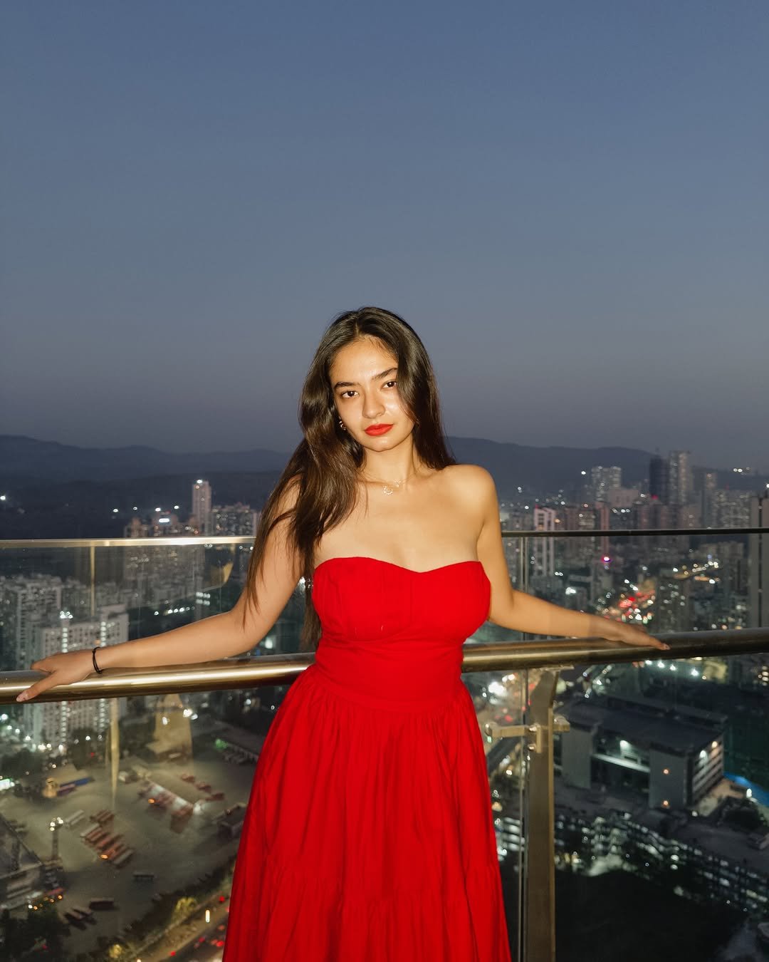 Anushka Sen Striking Red Strapless Dress – Rooftop Night Glam (77)