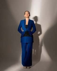Anushka Sen Stylish Blue Cutout Blazer & Power Suit Photoshoot (18)