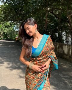 Anushka Sen Traditional Saree Beauty Outdoor Photoshoot (26)