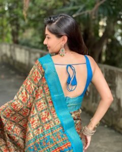Anushka Sen Traditional Saree Beauty Outdoor Photoshoot (4)