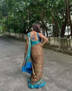 Anushka Sen Traditional Saree Beauty Outdoor Photoshoot (8)