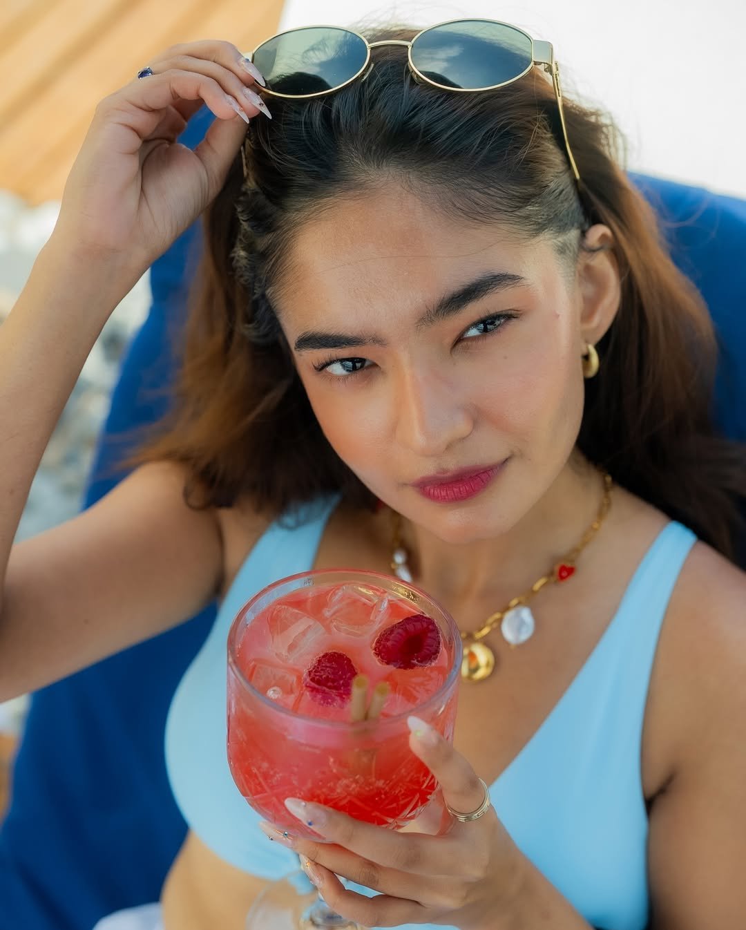 Anushka Sen contemporary blue top jeans summer