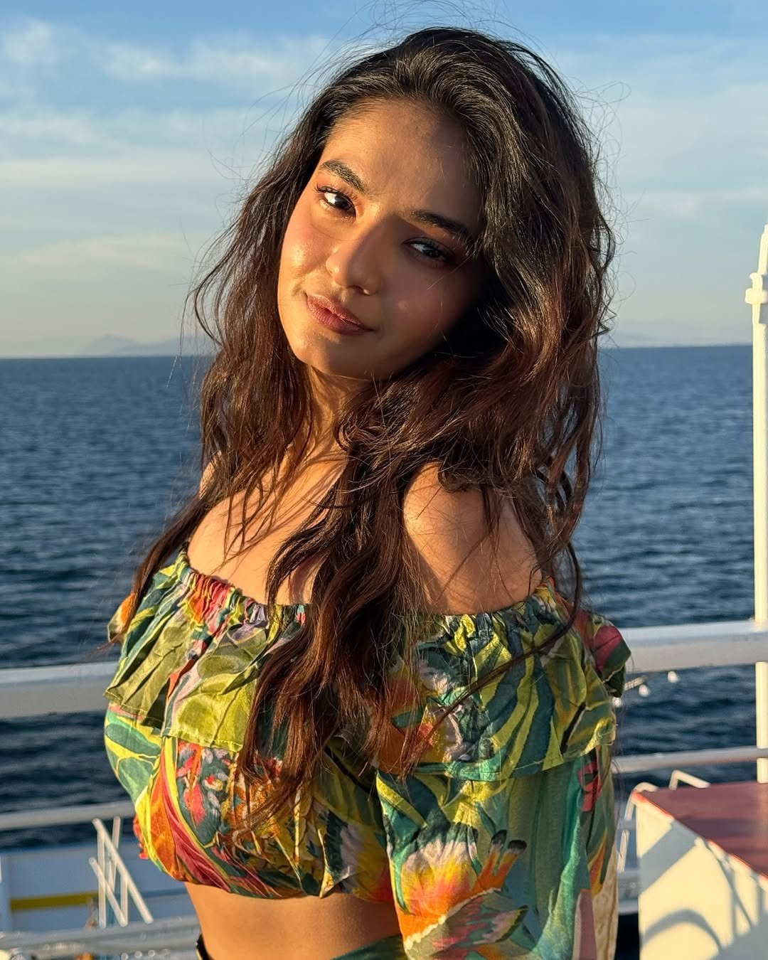 Anushka Sen Vibrant Tropical Co-Ord Set Seaside Travel Shoot (16)