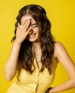 Anushka Sen Vibrant Yellow Dress & Hairstyle Photoshoot (10)