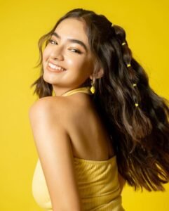 Anushka Sen Vibrant Yellow Dress & Hairstyle Photoshoot (15)