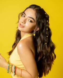 Anushka Sen Vibrant Yellow Dress & Hairstyle Photoshoot (17)