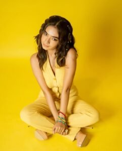 Anushka Sen Vibrant Yellow Dress & Hairstyle Photoshoot (2)