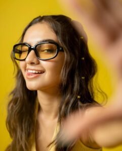 Anushka Sen Vibrant Yellow Dress & Hairstyle Photoshoot (8)