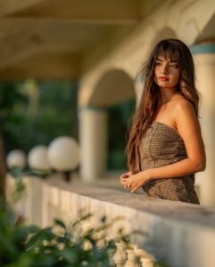 Anushka Sen in Stylish Strapless Dress Latest Trendy Photos (6)