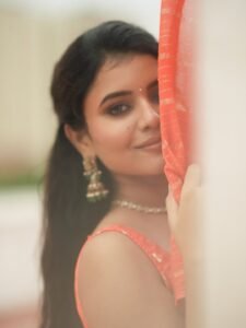 Arul Jyothi Beautiful in Vibrant Orange Saree with Traditional Jewelry (3)