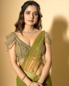 Ashika Ranganath Stunning in Green Embroidered Saree (7)