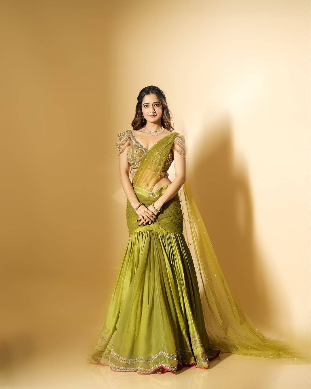 Ashika Ranganath Stunning in Green Embroidered Saree (8)