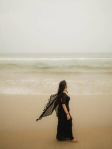 Deepthi Sunaina Beautiful in Black Saree (16)