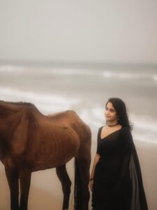 Deepthi Sunaina Beautiful in Black Saree (27)