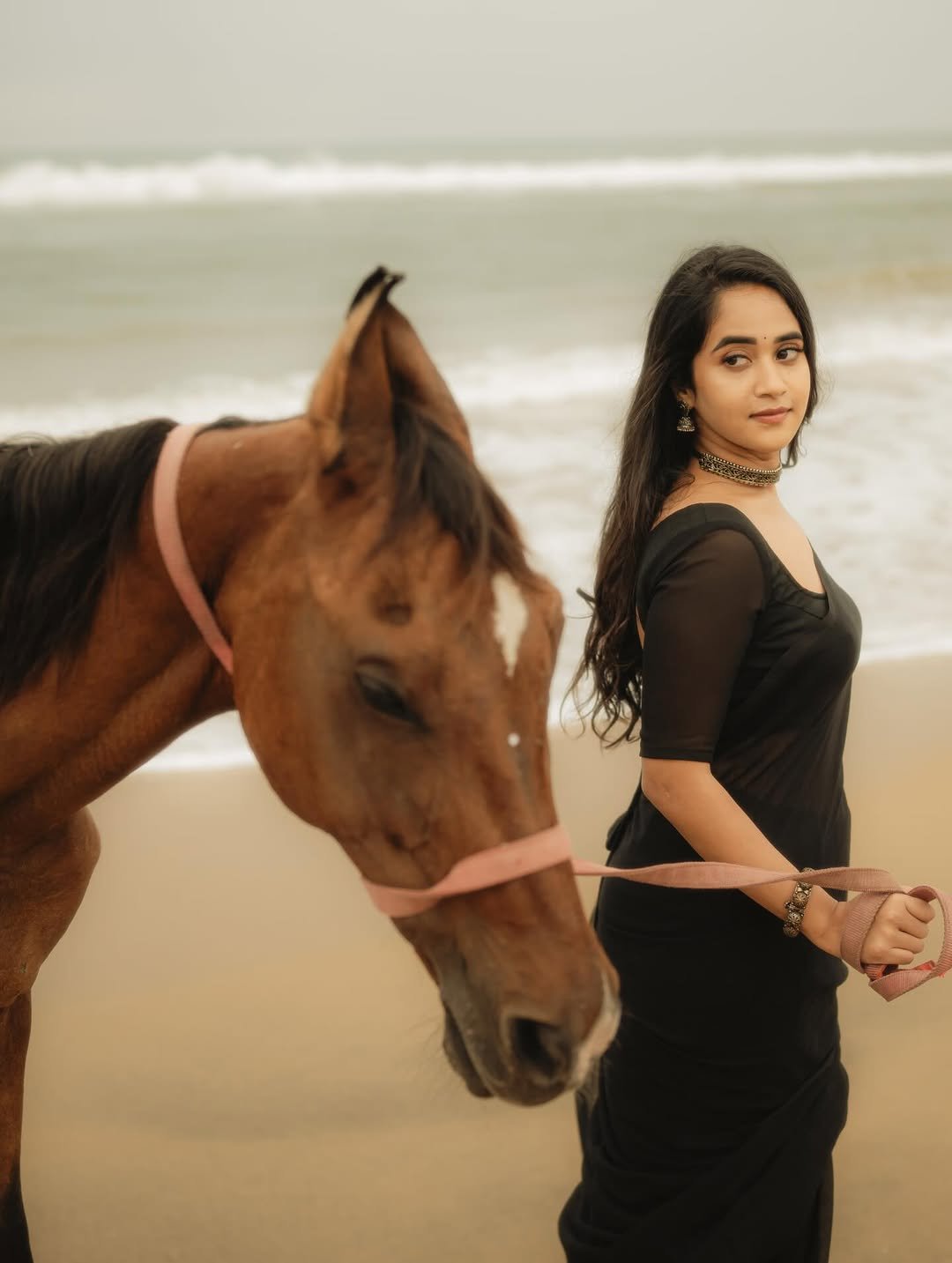 Deepthi Sunaina Beautiful in Black Saree (3)